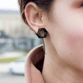 Tunnel Hexagon Black