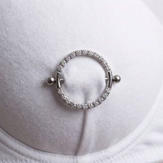 Titanium Nipple Piercing swinging ring Clicker – getragen