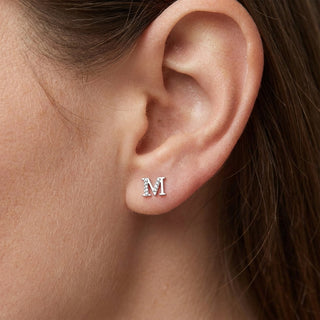 Titanium Labret Letter With Stones Internally Threaded Silver – getragen