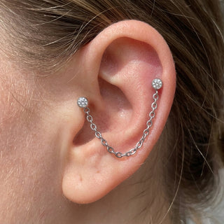 Titanium Labret Chain Zirconia Internally Threaded – getragen