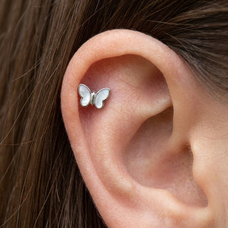 Titanium Labret Butterfly Internally Threaded – getragen
